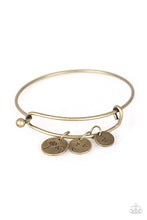 Load image into Gallery viewer, Paparazzi Jewelry Bracelet Dreamy Dandelions - Brass