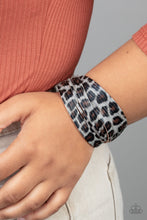 Load image into Gallery viewer, Paparazzi Jewelry Bracelet Hey GRRirl