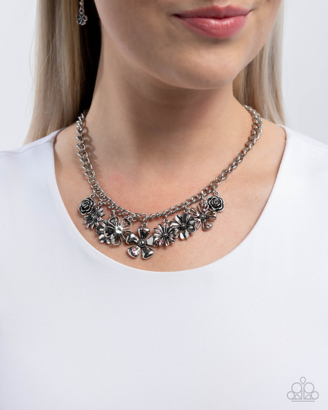 Paparazzi Jewelry Necklace Loyal Layers