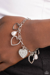 Paparazzi Jewelry Bracelet GLOW Your Heart - Gold