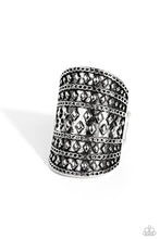 Load image into Gallery viewer, Paparazzi Jewelry Ring Diamondback Bravado - Silver