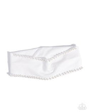 Load image into Gallery viewer, Paparazzi Lil Divas Pearl Prelude