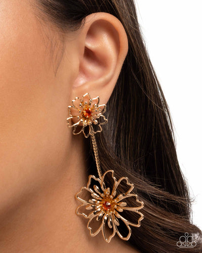 Paparazzi Jewelry Earrings Wiry Whimsy - Orange