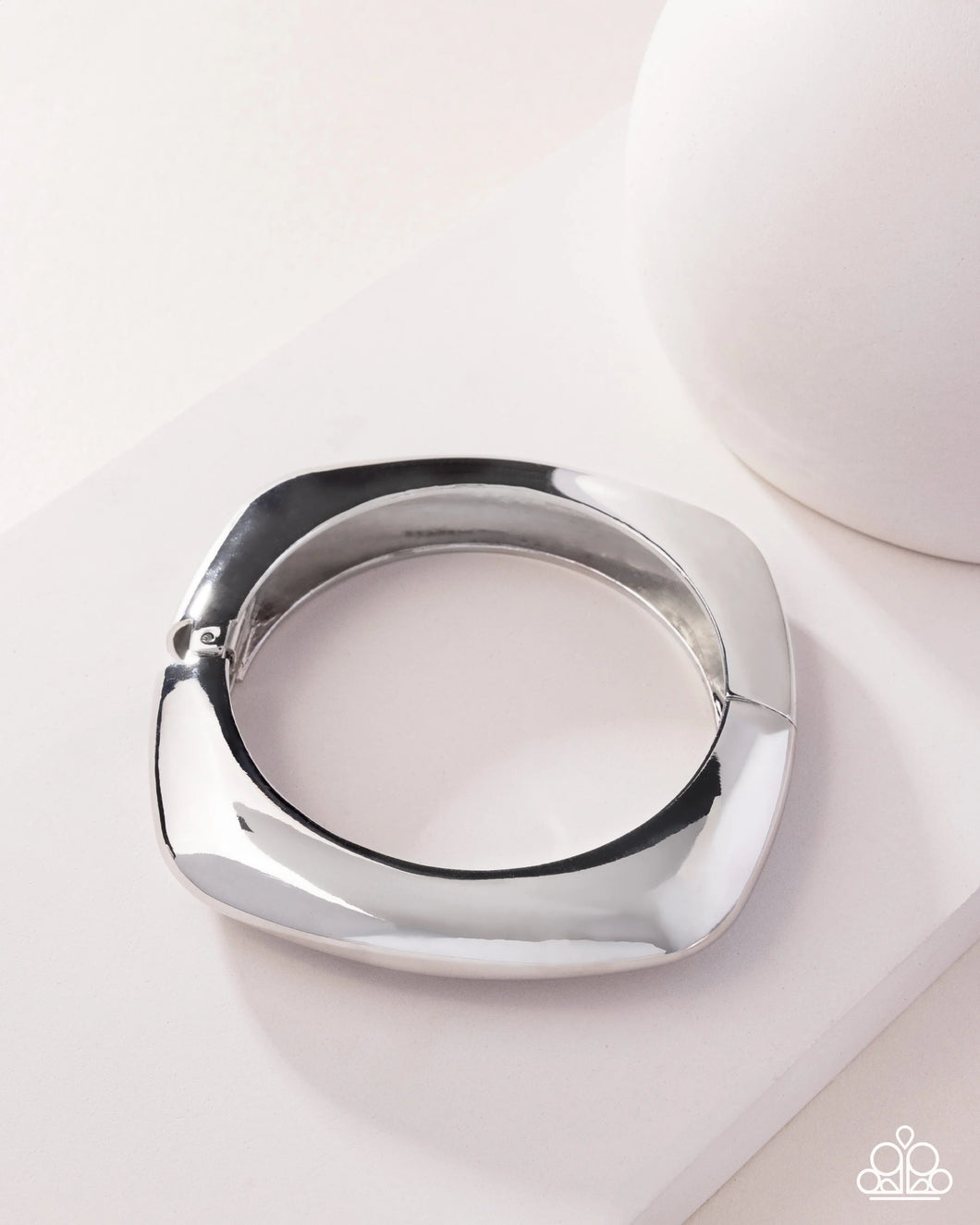 Paparazzi Jewelry Bracelet Rounded Reflection - Silver