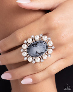 Paparazzi Jewelry Ring Vintage Glam - Black