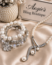 Load image into Gallery viewer, Paparazzi Jewelry Necklace Keep Getting Butterflies