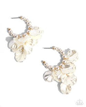 Load image into Gallery viewer, Paparazzi Jewelry Earrings Frilly Feature - Gold
