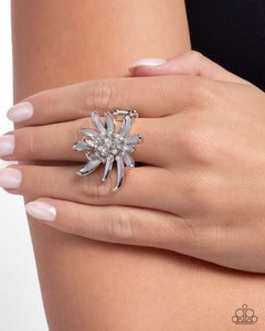 Paparazzi Jewelry Ring Floral Faculty - White
