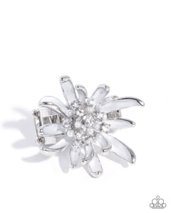 Paparazzi Jewelry Ring Floral Faculty - White