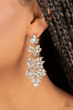 Load image into Gallery viewer, Paparazzi Jewelry Necklace REIGNING Romance