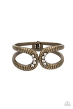 Load image into Gallery viewer, Paparazzi Jewelry Necklace Badlands Treasure Hunt - Brass