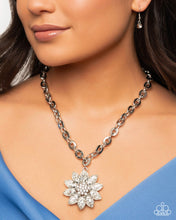 Load image into Gallery viewer, Paparazzi Jewelry Necklace Glamorous Garden