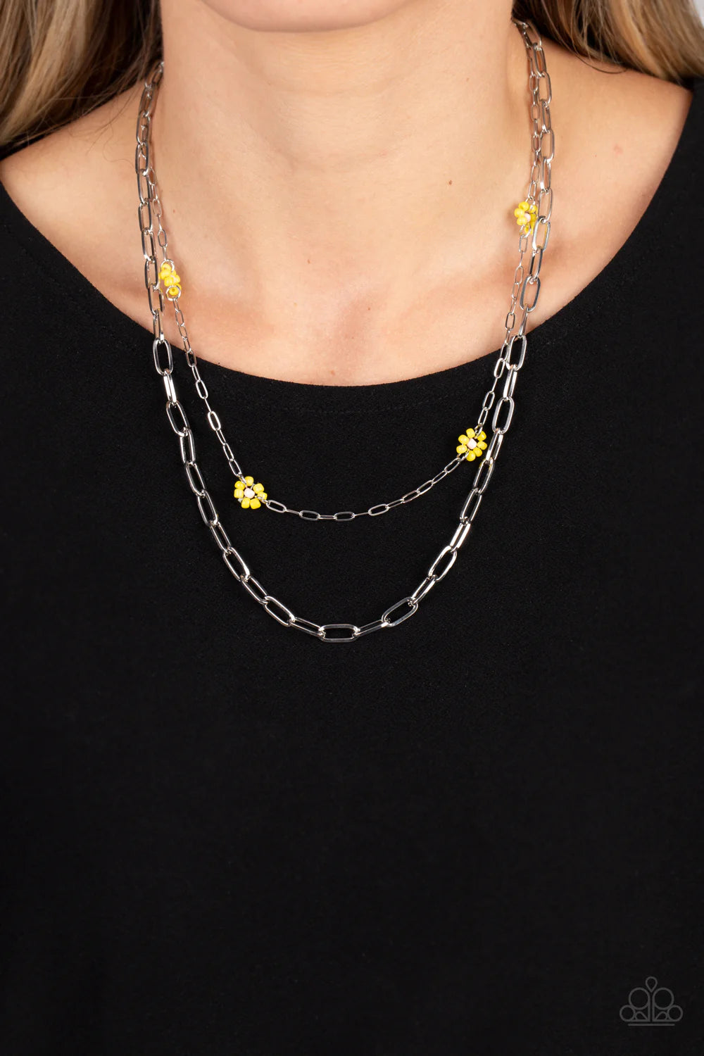 Paparazzi Jewelry Necklace Bold Buds - Yellow