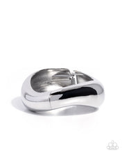 Load image into Gallery viewer, Paparazzi Jewelry Bracelet Fearless Fame