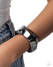 Load image into Gallery viewer, Paparazzi Jewelry Bracelet Robust Reveal - Black
