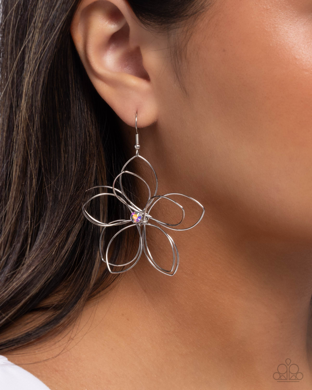 Paparazzi Jewelry Earrings Wiry Whisper - Purple