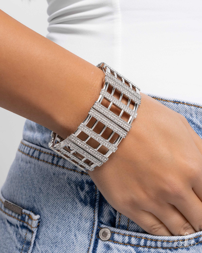 Paparazzi Jewelry Bracelet Vertical Vanity - White