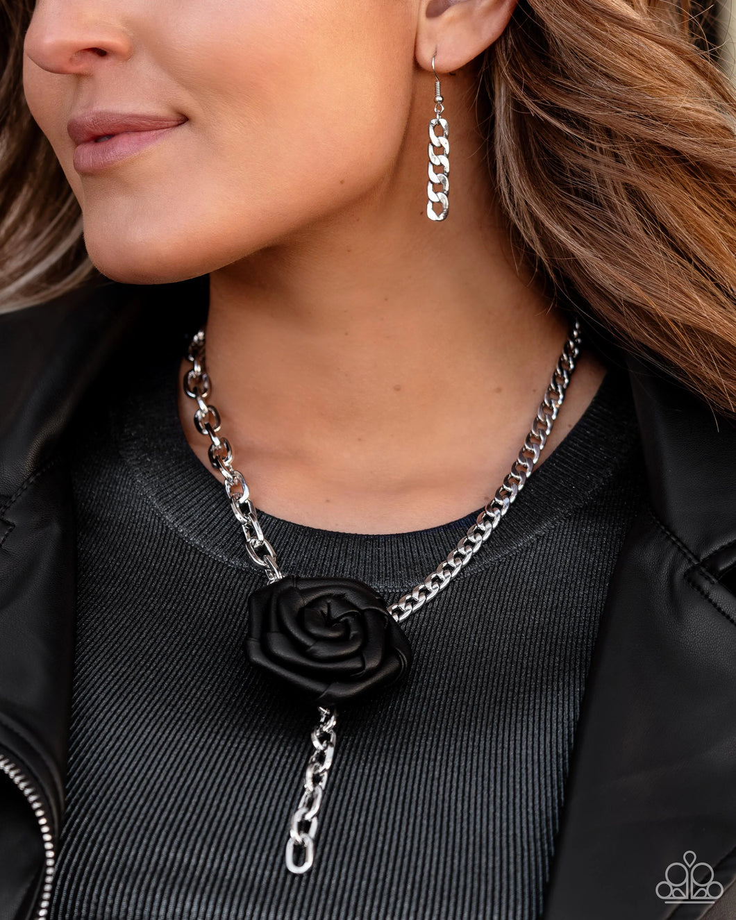 Paparazzi Jewelry Necklace ROSE and Cons - Black
