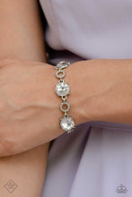 Load image into Gallery viewer, Paparazzi Jewelry Fashion Fix Fiercely 5th Avenue