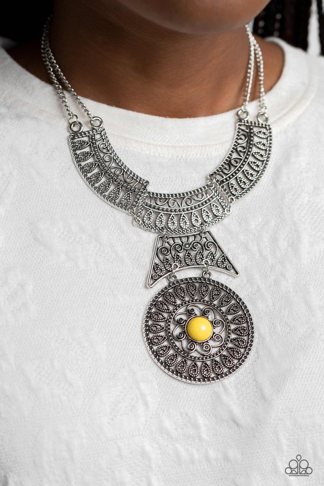 Paparazzi Jewelry Necklace Fetching Filigree - Yellow