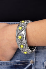 Load image into Gallery viewer, Paparazzi Jewelry Bracelet Taking FLORAL