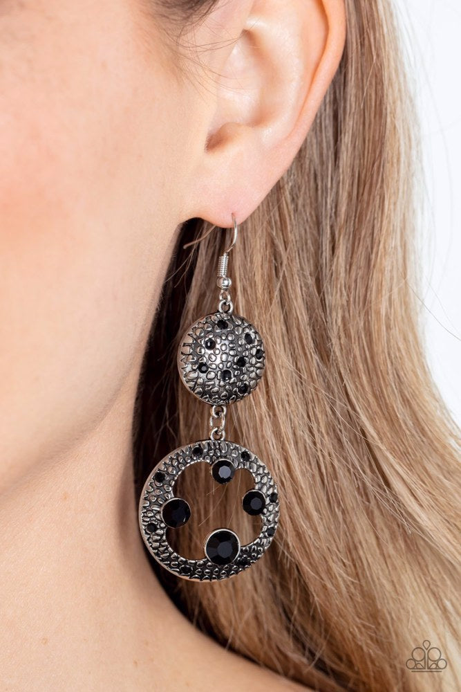 Paparazzi Jewelry Earrings Eastern Entrada - Black