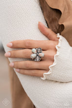 Load image into Gallery viewer, Paparazzi Jewelry Fashion Fix Simply Santa Fe