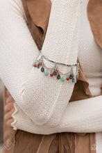 Load image into Gallery viewer, Paparazzi Jewelry Fashion Fix Simply Santa Fe