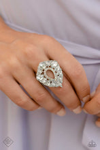 Load image into Gallery viewer, Paparazzi Jewelry Fashion Fix Fiercely 5th Avenue