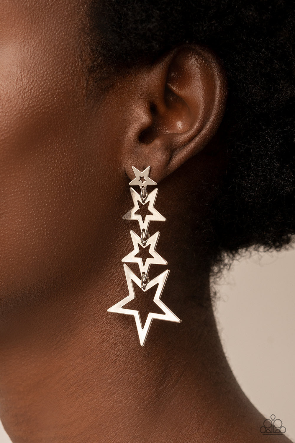 Paparazzi Jewelry Earrings Superstar Crescendo - Silver