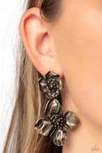 Load image into Gallery viewer, Paparazzi Jewelry Earrings Gilded Grace - Brass