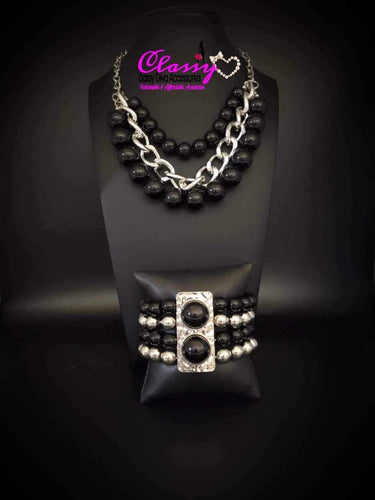 Featured Set Black and Silver