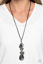 Load image into Gallery viewer, Paparazzi Jewelry Necklace Casanova Clique - Black