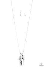 Load image into Gallery viewer, Paparazzi Jewelry Necklace Stellar Sophistication - White