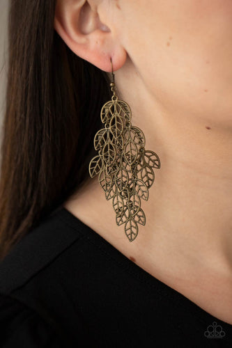 Paparazzi Jewelry Earrings The Shakedown - Brass
