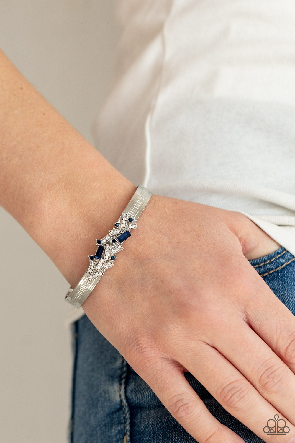 Paparazzi Jewelry Bracelet A Chic Clique - Blue