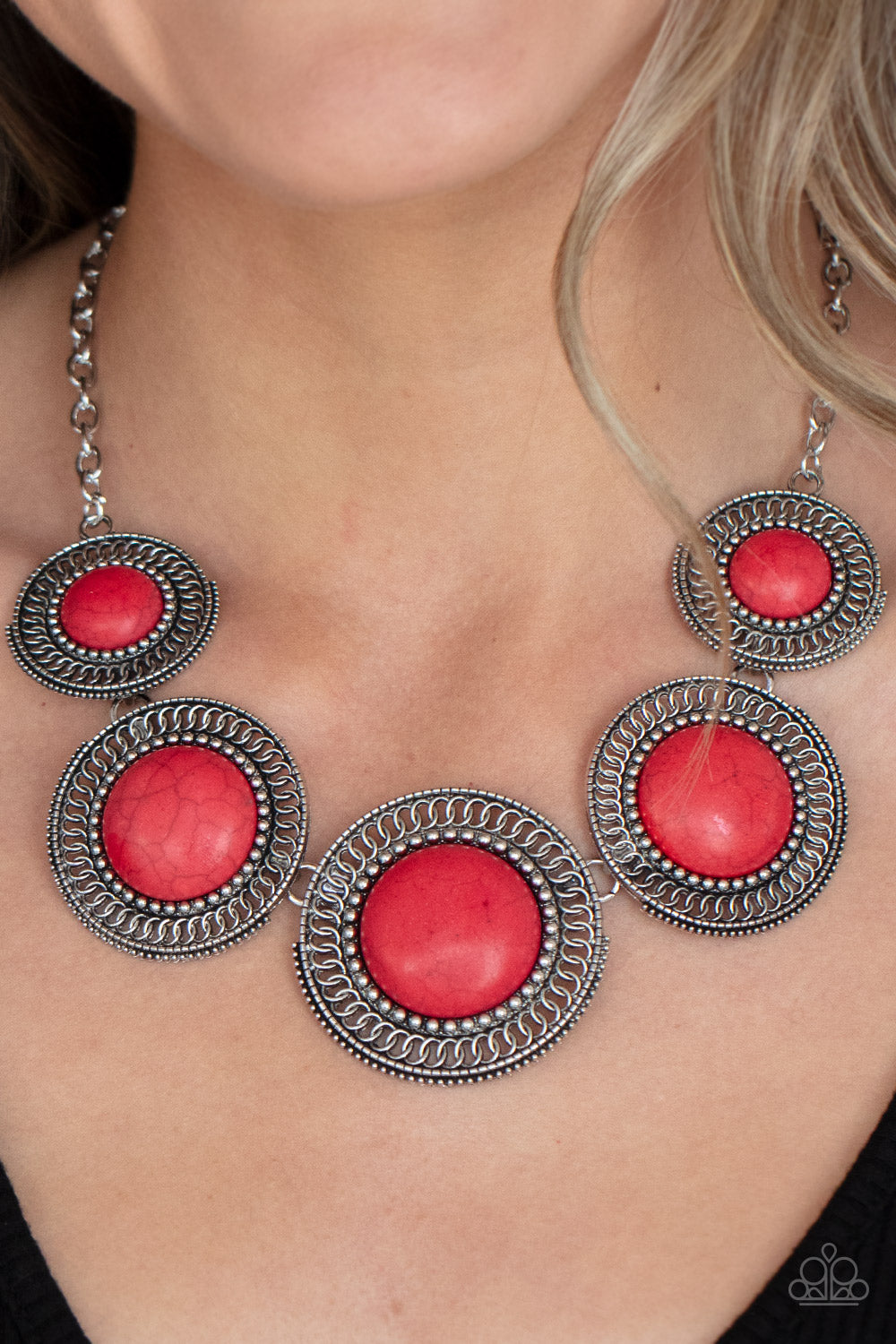 Paparazzi Exclusive Necklace She Went West - Red