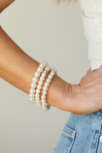 Paparazzi Jewelry Bracelet Here Comes The Heiress - White