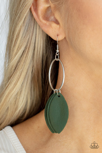 Paparazzi Jewelry Earrings Leafy Laguna - Green
