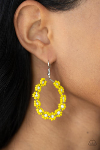 Paparazzi Jewelry Earrings Festively Flower Child - Yellow