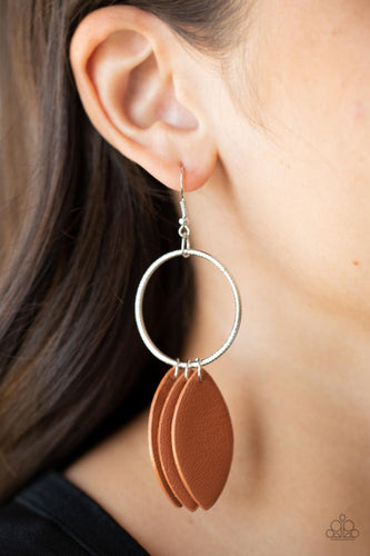 Paparazzi Jewelry Earrings Leafy Laguna - Brown
