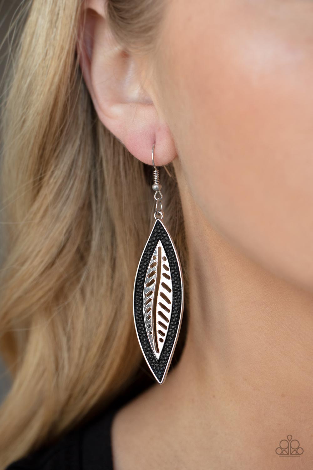 Paparazzi Jewelry Earrings Leather Lagoon - Black