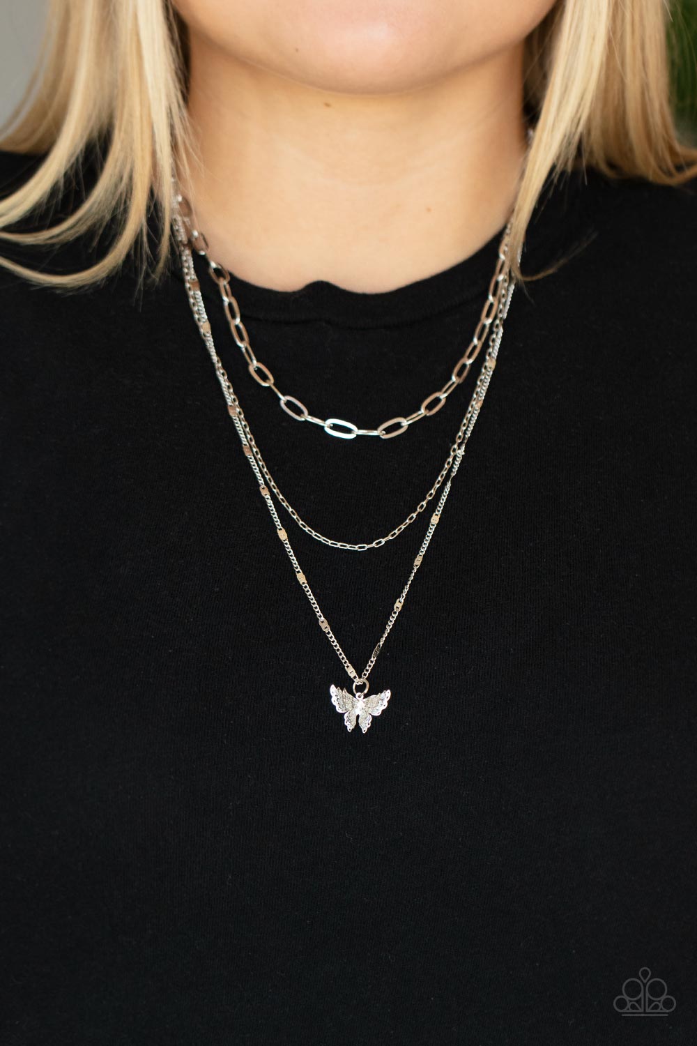 Paparazzi Jewelry Necklace Bountiful Butterflies - White