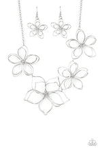 Load image into Gallery viewer, Paparazzi Jewelry Necklace Flower Garden Fashionista - Silver