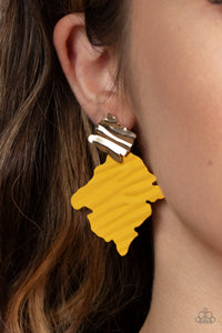Paparazzi Jewelry Earrings Crimped Couture - Yellow