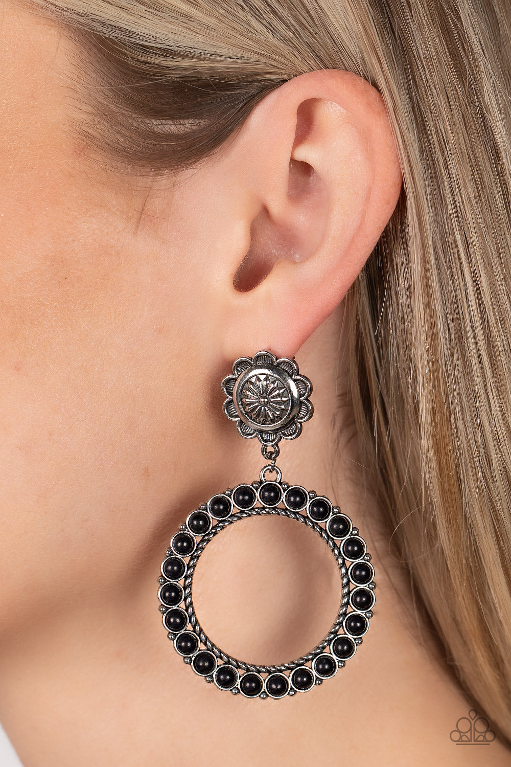 Paparazzi Jewelry Earrings Playfully Prairie - Black