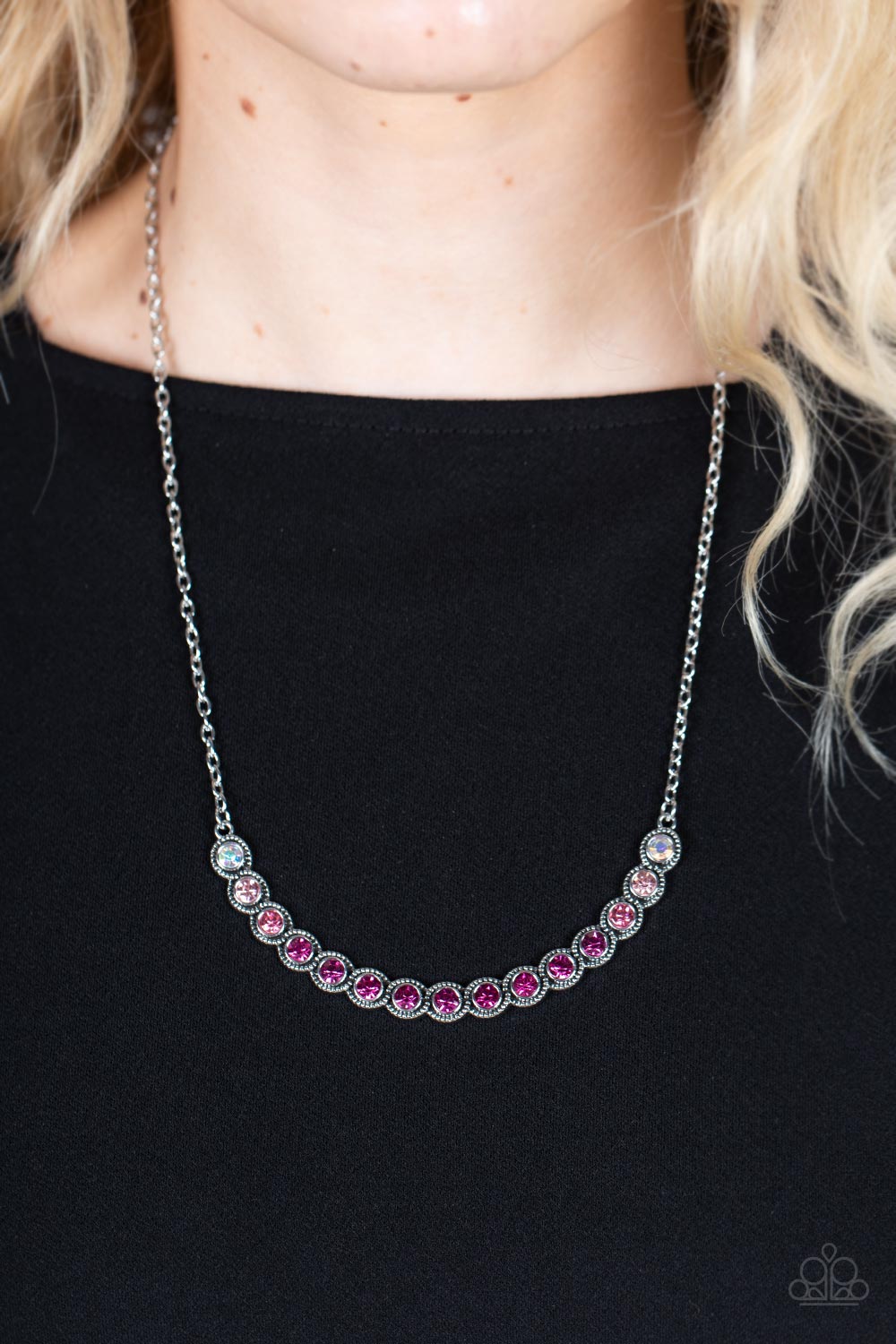 Paparazzi Jewelry Necklace Throwing SHADES - Pink