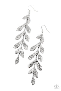 Paparazzi Jewelry Earrings Lead From the FROND - Silver