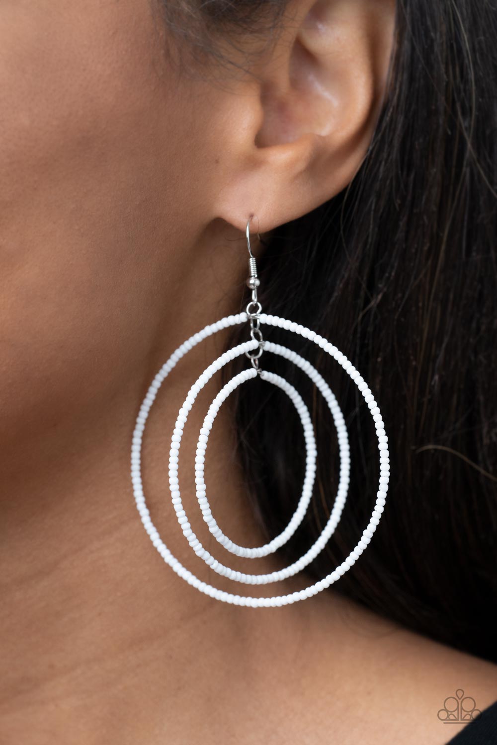 Paparazzi Jewelry Earrings Colorfully Circulating - White