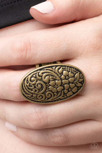 Paparazzi Jewelry Ring Floral Fortress - Brass